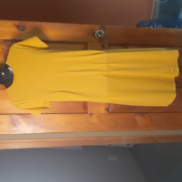 Lula Roe swing dress size S, mustard colour short sleeve front pocket ro… - Picture 2 of 9